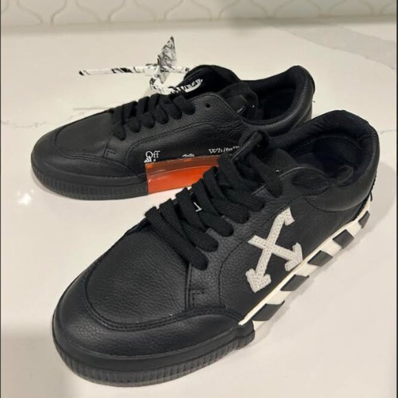 Off‑White Low Vulcanized Calf Leather Black and White Sneakers size 38 - Picture 2 of 5